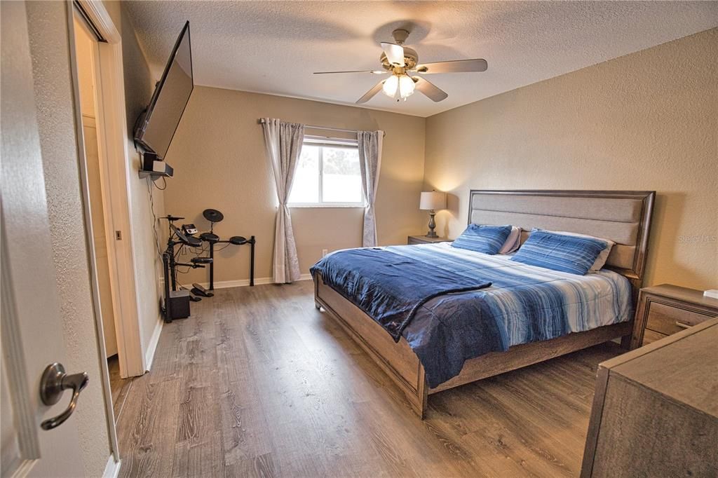 En Venta: $275,000 (3 camas, 2 baños, 1233 Pies cuadrados)