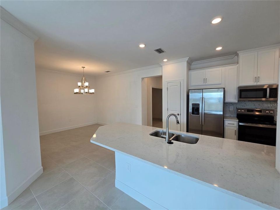 For Sale: $260,900 (2 beds, 2 baths, 1515 Square Feet)