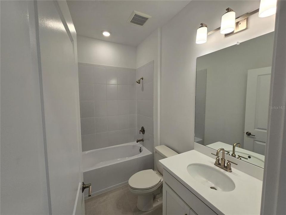 For Sale: $260,900 (2 beds, 2 baths, 1515 Square Feet)