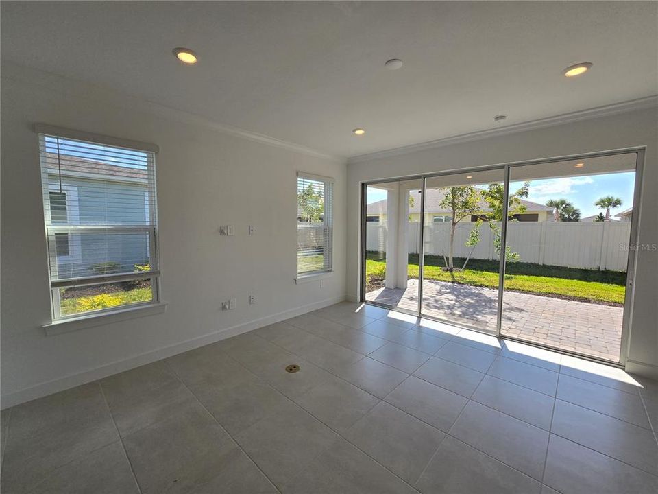 For Sale: $260,900 (2 beds, 2 baths, 1515 Square Feet)