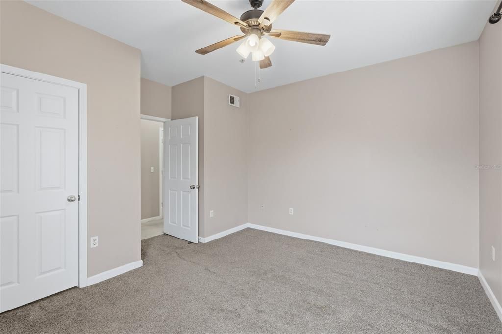 For Sale: $150,000 (2 beds, 2 baths, 1132 Square Feet)