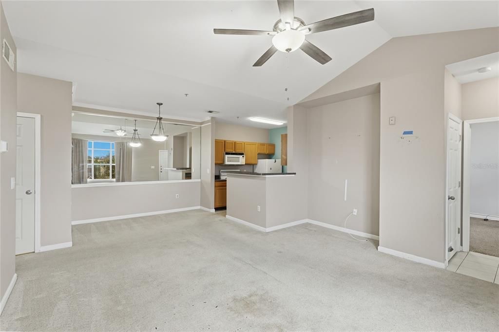 For Sale: $150,000 (2 beds, 2 baths, 1132 Square Feet)