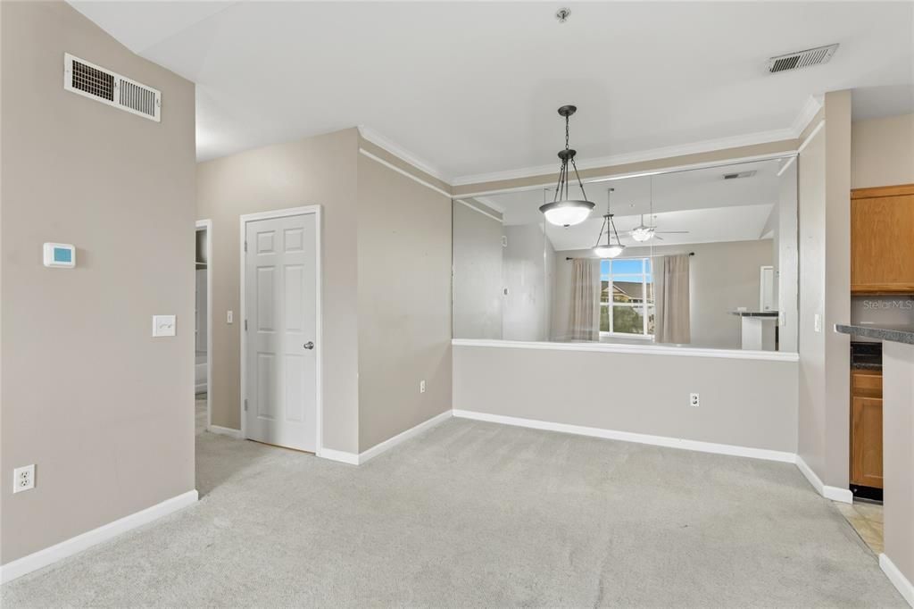 For Sale: $150,000 (2 beds, 2 baths, 1132 Square Feet)