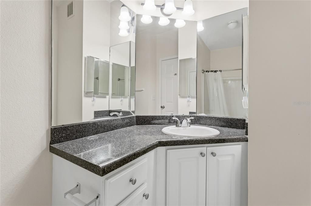 For Sale: $150,000 (2 beds, 2 baths, 1132 Square Feet)