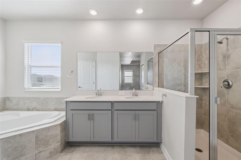 For Sale: $449,900 (6 beds, 3 baths, 2648 Square Feet)