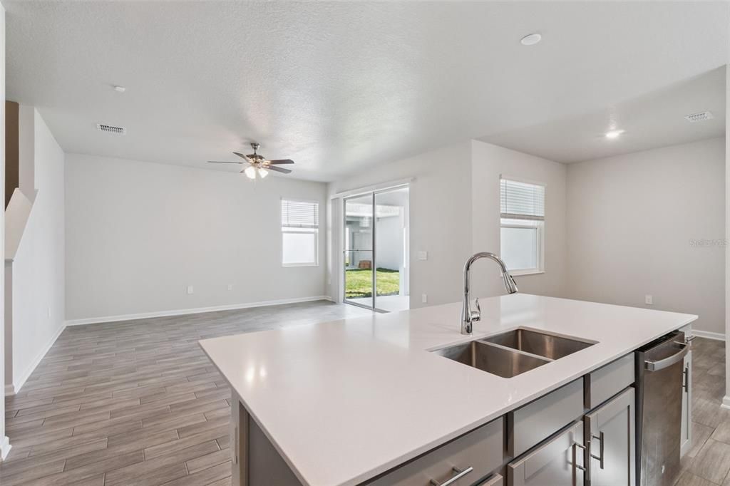 For Sale: $449,900 (6 beds, 3 baths, 2648 Square Feet)