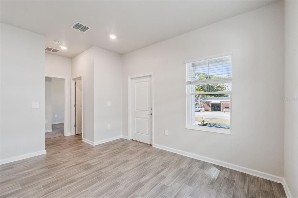 For Sale: $449,900 (6 beds, 3 baths, 2648 Square Feet)