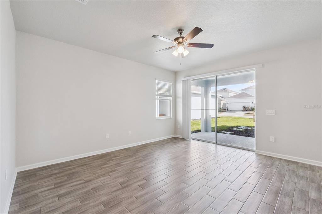 For Sale: $449,900 (6 beds, 3 baths, 2648 Square Feet)