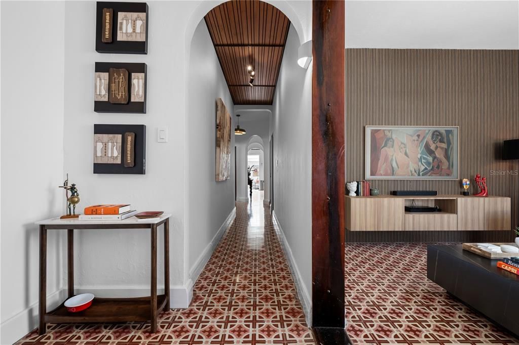 En Renta: $10,500 (4 camas, 3 baños, 2000 Pies cuadrados)