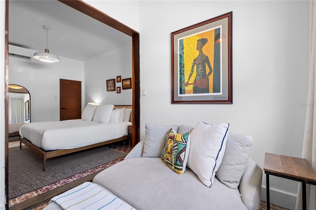 En Renta: $10,500 (4 camas, 3 baños, 2000 Pies cuadrados)