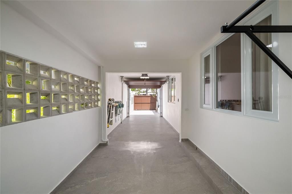 En Renta: $10,500 (4 camas, 3 baños, 2000 Pies cuadrados)