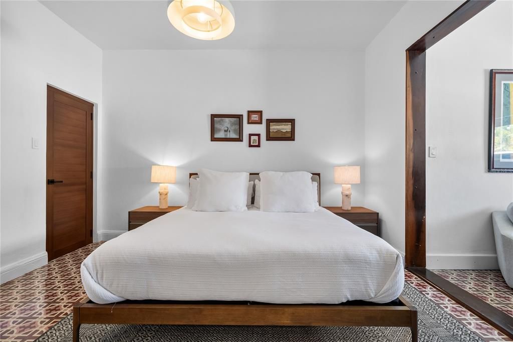 En Renta: $10,500 (4 camas, 3 baños, 2000 Pies cuadrados)