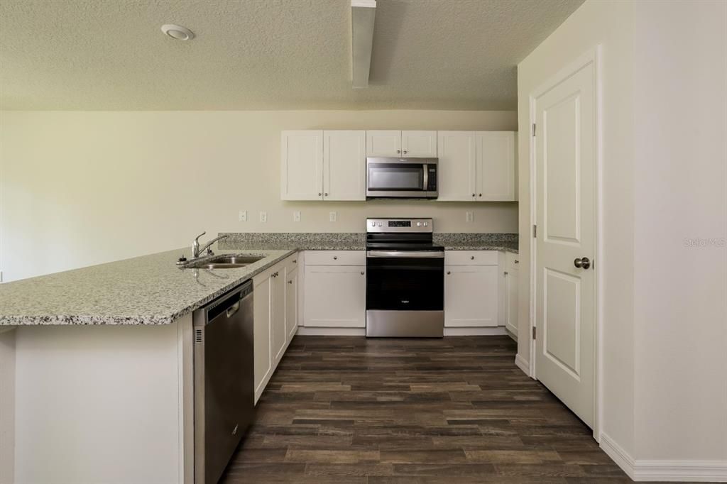 For Rent: $1,824 (4 beds, 2 baths, 1449 Square Feet)