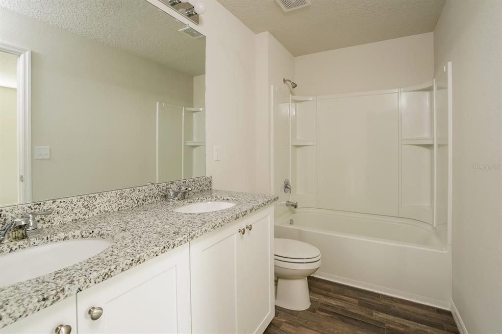 For Rent: $1,824 (4 beds, 2 baths, 1449 Square Feet)