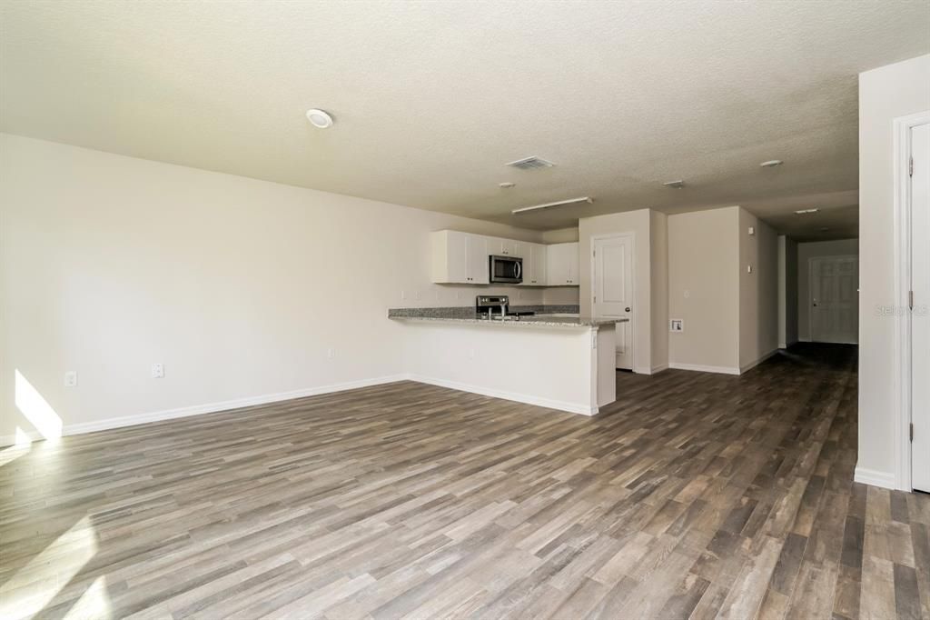 For Rent: $1,824 (4 beds, 2 baths, 1449 Square Feet)