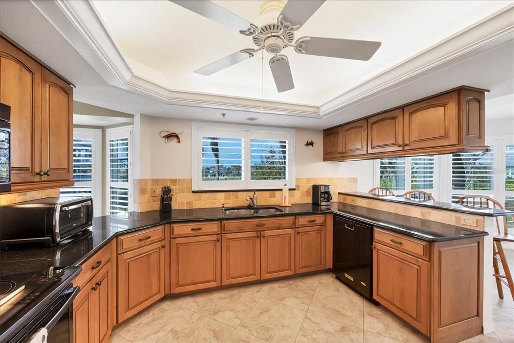 На продажу: $539,900 (2 спален, 2 ванн, 2148 Квадратных фут)