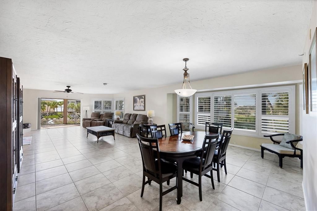 На продажу: $539,900 (2 спален, 2 ванн, 2148 Квадратных фут)