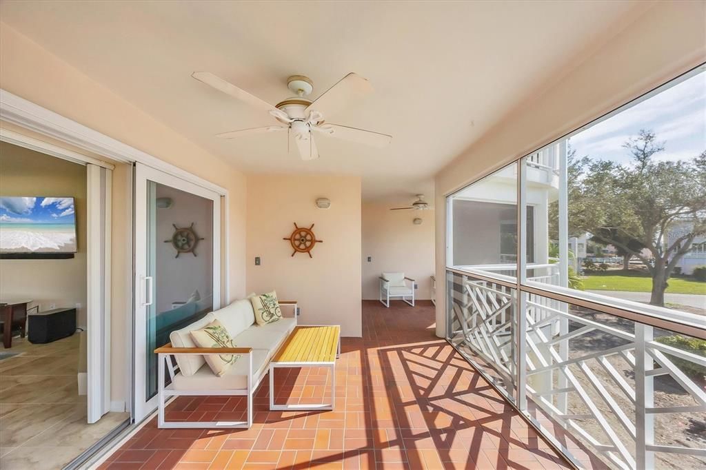 На продажу: $539,900 (2 спален, 2 ванн, 2148 Квадратных фут)