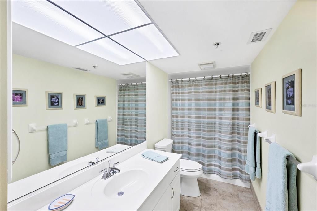 На продажу: $539,900 (2 спален, 2 ванн, 2148 Квадратных фут)