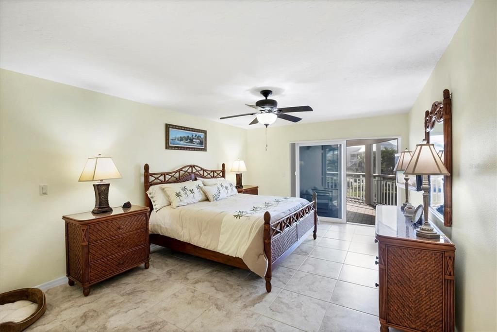 На продажу: $539,900 (2 спален, 2 ванн, 2148 Квадратных фут)