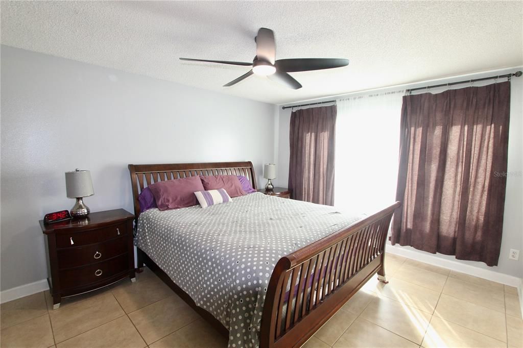 For Sale: $450,000 (4 beds, 2 baths, 1975 Square Feet)