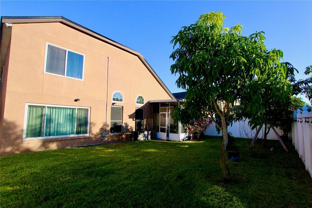 For Sale: $450,000 (4 beds, 2 baths, 1975 Square Feet)