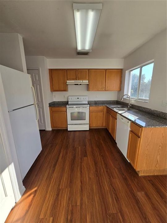 For Rent: $1,825 (4 beds, 2 baths, 1444 Square Feet)
