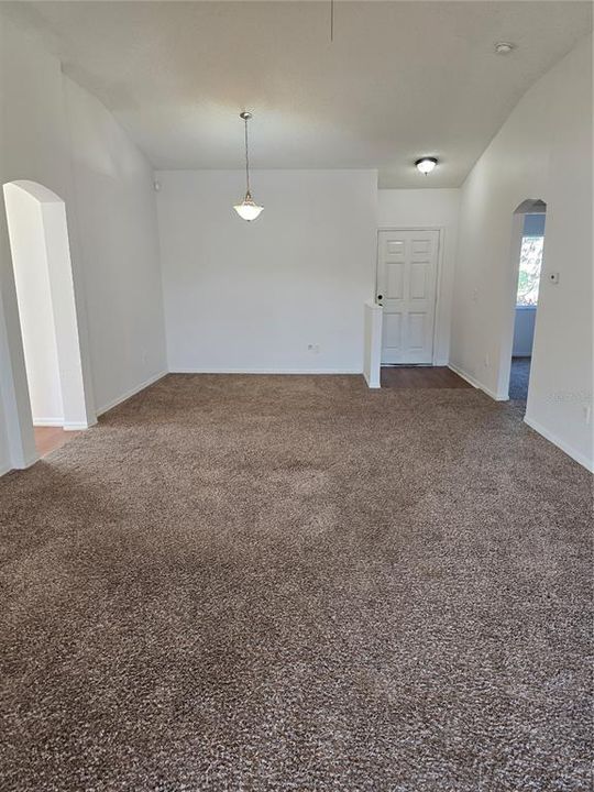 For Rent: $1,825 (4 beds, 2 baths, 1444 Square Feet)
