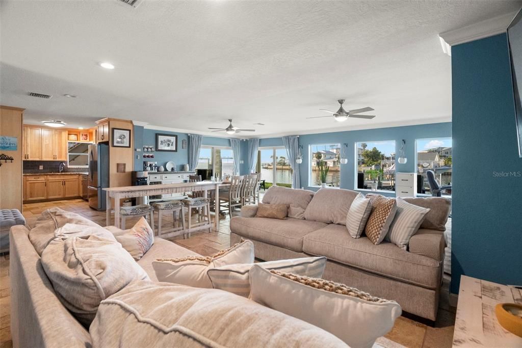 На продажу: $1,595,000 (3 спален, 2 ванн, 1675 Квадратных фут)