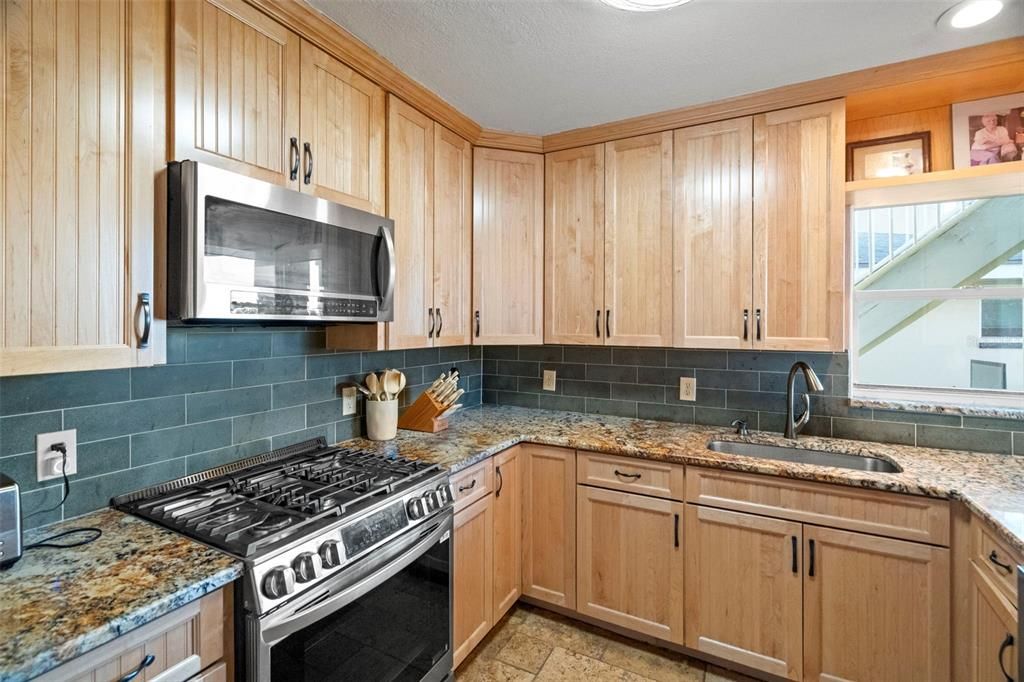 На продажу: $1,595,000 (3 спален, 2 ванн, 1675 Квадратных фут)