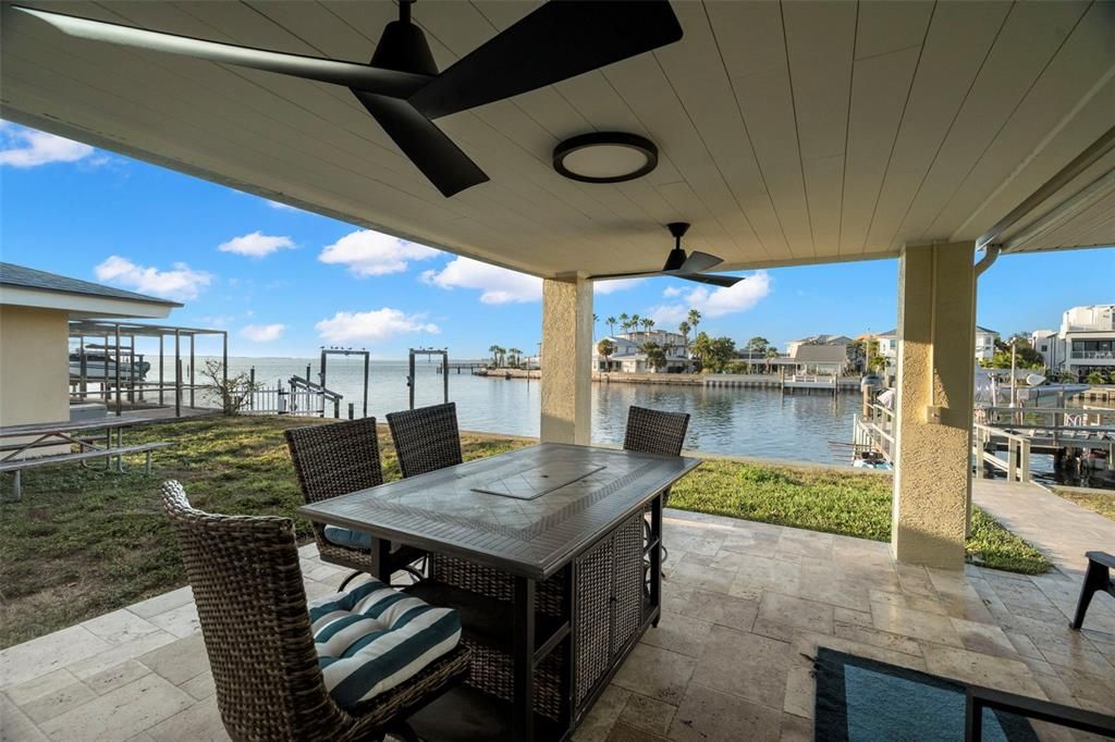 На продажу: $1,595,000 (3 спален, 2 ванн, 1675 Квадратных фут)