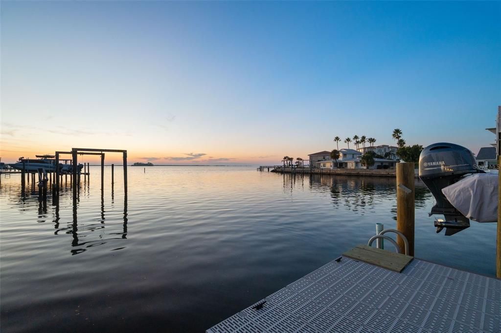 На продажу: $1,595,000 (3 спален, 2 ванн, 1675 Квадратных фут)