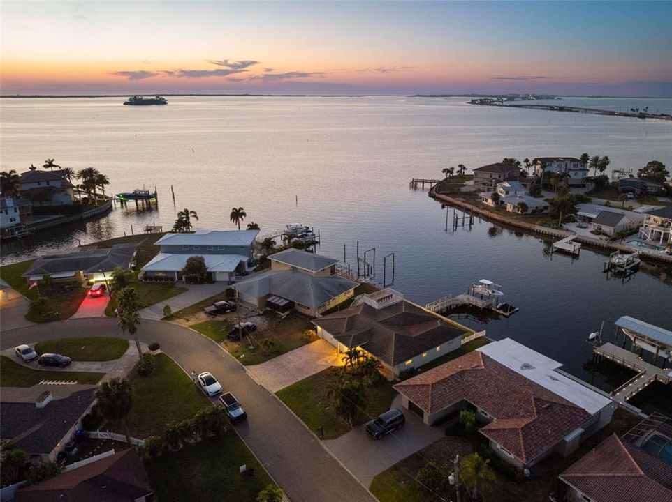 На продажу: $1,595,000 (3 спален, 2 ванн, 1675 Квадратных фут)