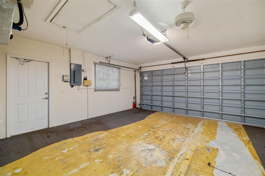 合同活跃: $198,000 (3 贝兹, 2 浴室, 1572 平方英尺)