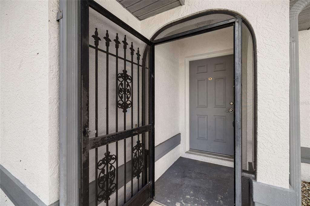 合同活跃: $198,000 (3 贝兹, 2 浴室, 1572 平方英尺)