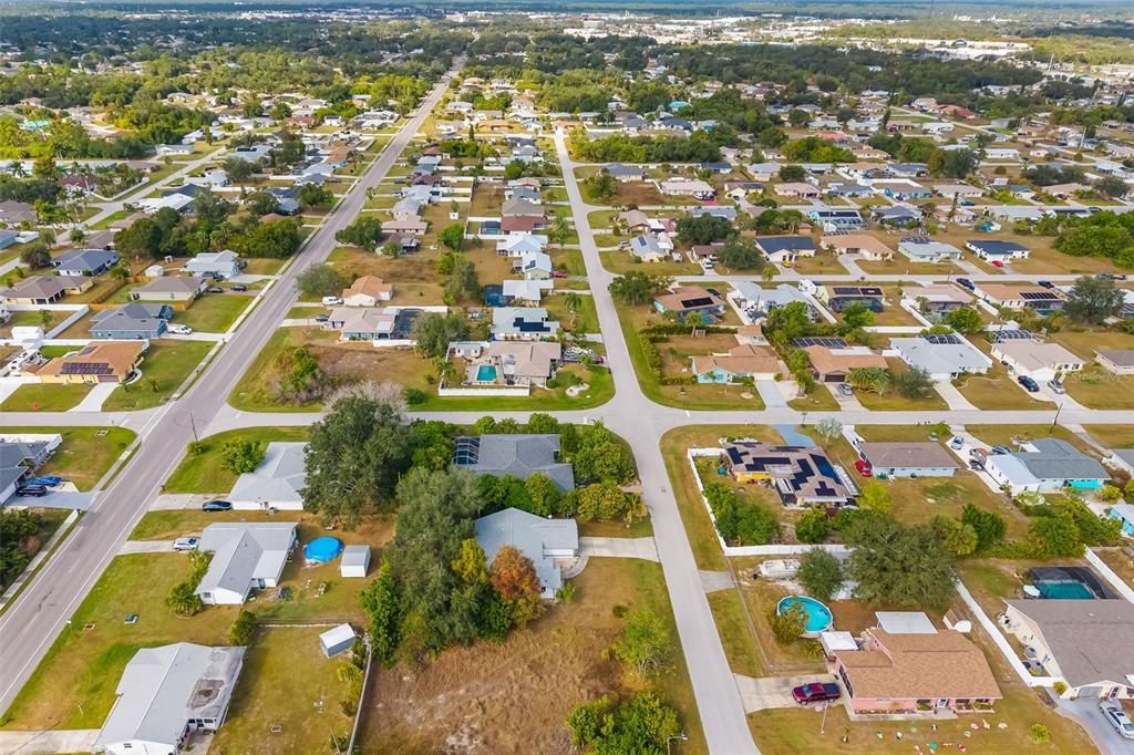 合同活跃: $198,000 (3 贝兹, 2 浴室, 1572 平方英尺)