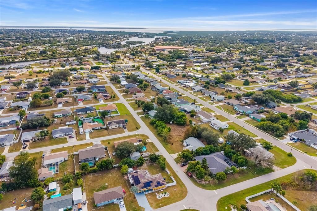 合同活跃: $198,000 (3 贝兹, 2 浴室, 1572 平方英尺)