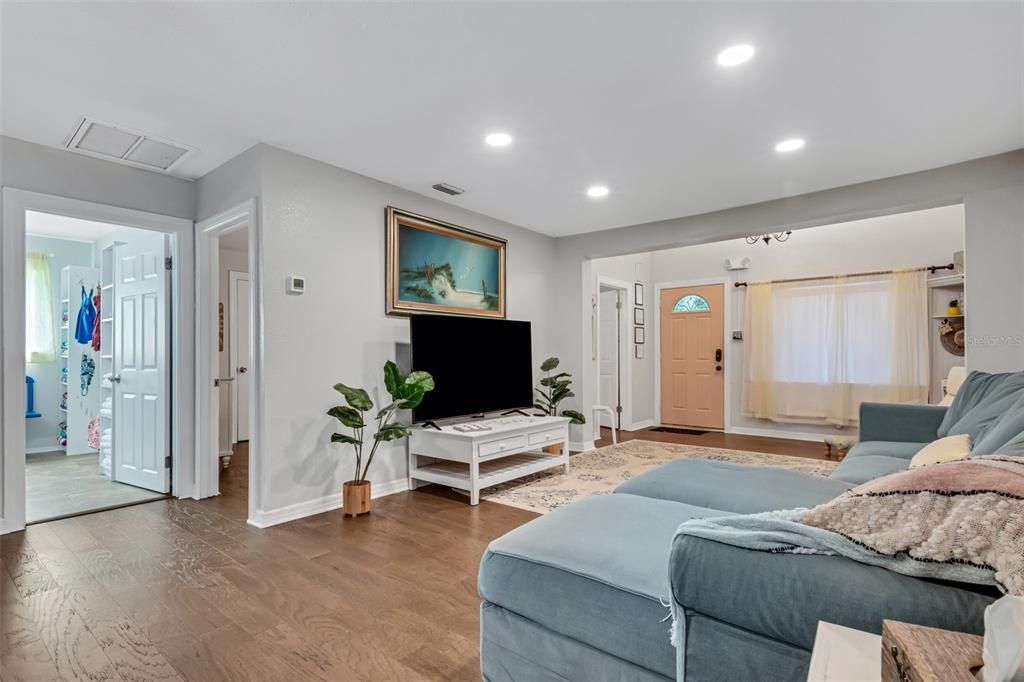 For Sale: $530,000 (3 beds, 2 baths, 1507 Square Feet)