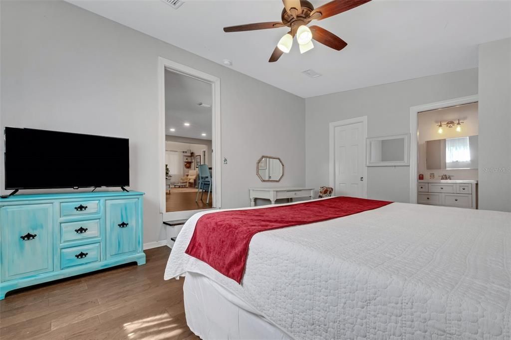 For Sale: $530,000 (3 beds, 2 baths, 1507 Square Feet)