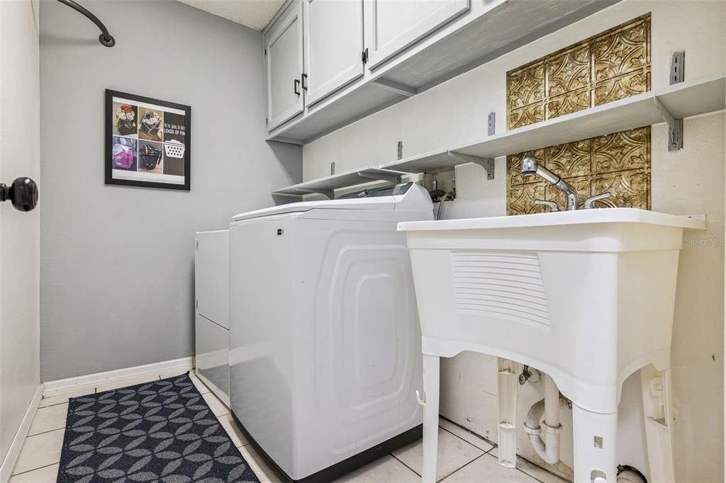 En Venta: $825,000 (5 camas, 4 baños, 4618 Pies cuadrados)