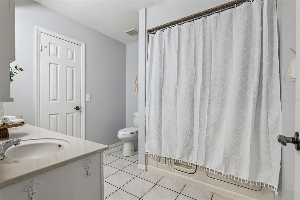 En Venta: $825,000 (5 camas, 4 baños, 4618 Pies cuadrados)