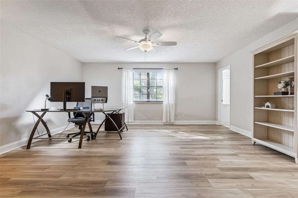 En Venta: $825,000 (5 camas, 4 baños, 4618 Pies cuadrados)