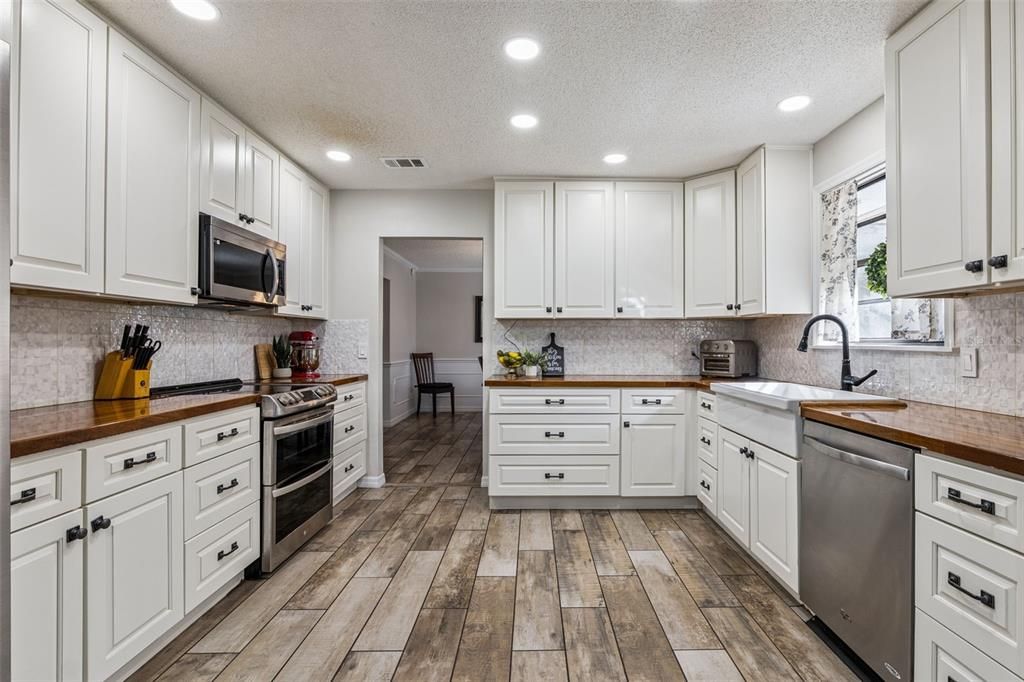 En Venta: $825,000 (5 camas, 4 baños, 4618 Pies cuadrados)