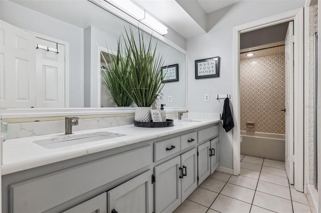 En Venta: $825,000 (5 camas, 4 baños, 4618 Pies cuadrados)