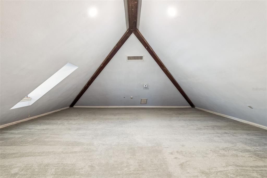 En Venta: $825,000 (5 camas, 4 baños, 4618 Pies cuadrados)