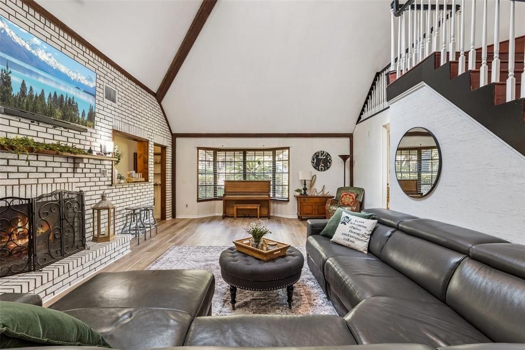 En Venta: $825,000 (5 camas, 4 baños, 4618 Pies cuadrados)