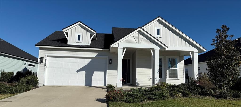 For Rent: $3,500 (3 beds, 2 baths, 1866 Square Feet)