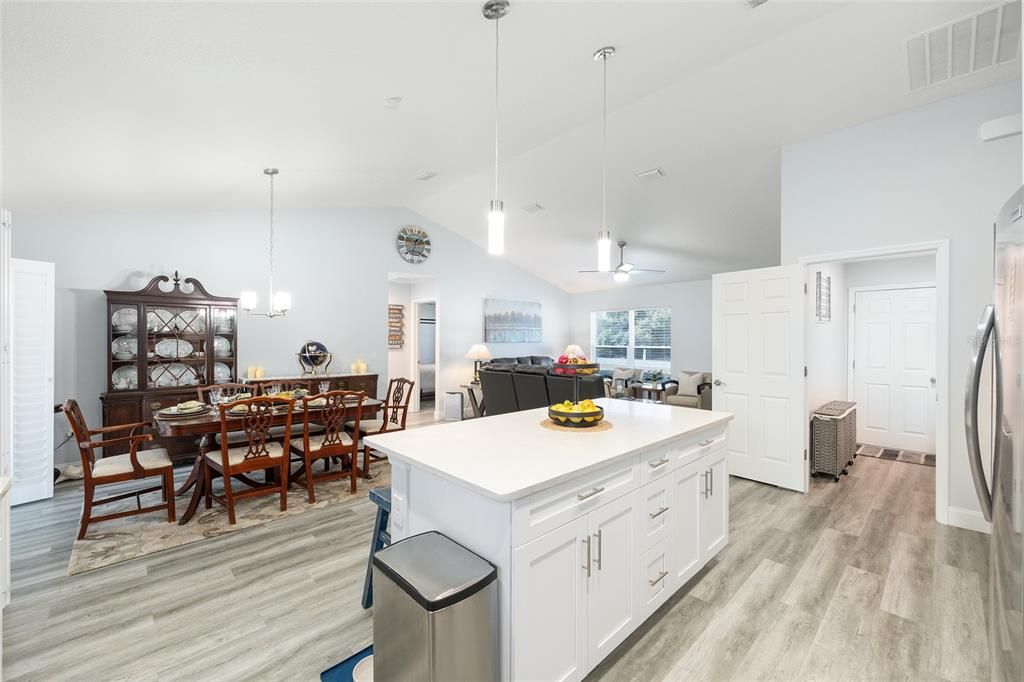 For Sale: $299,900 (4 beds, 2 baths, 1624 Square Feet)