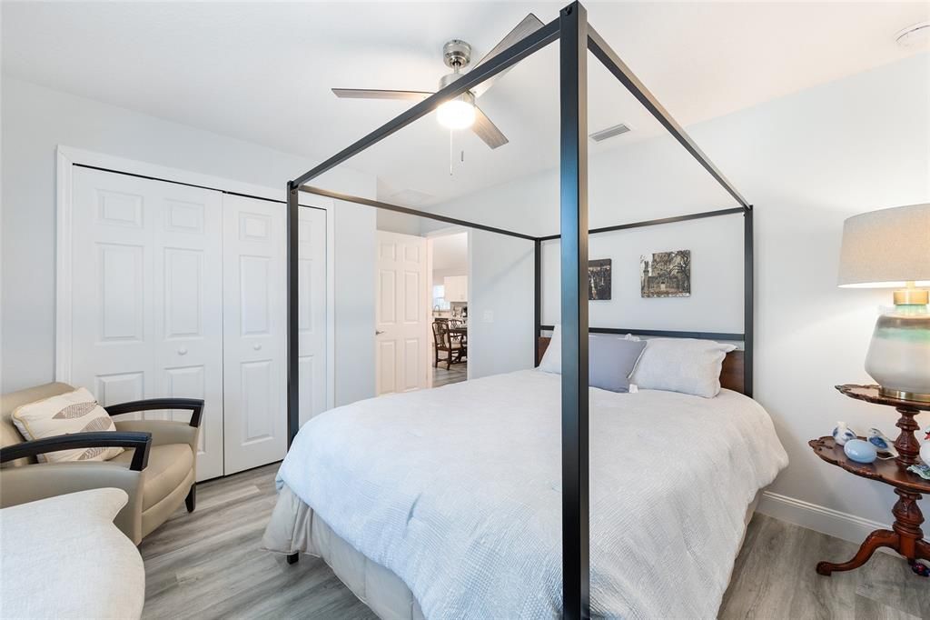 For Sale: $299,900 (4 beds, 2 baths, 1624 Square Feet)