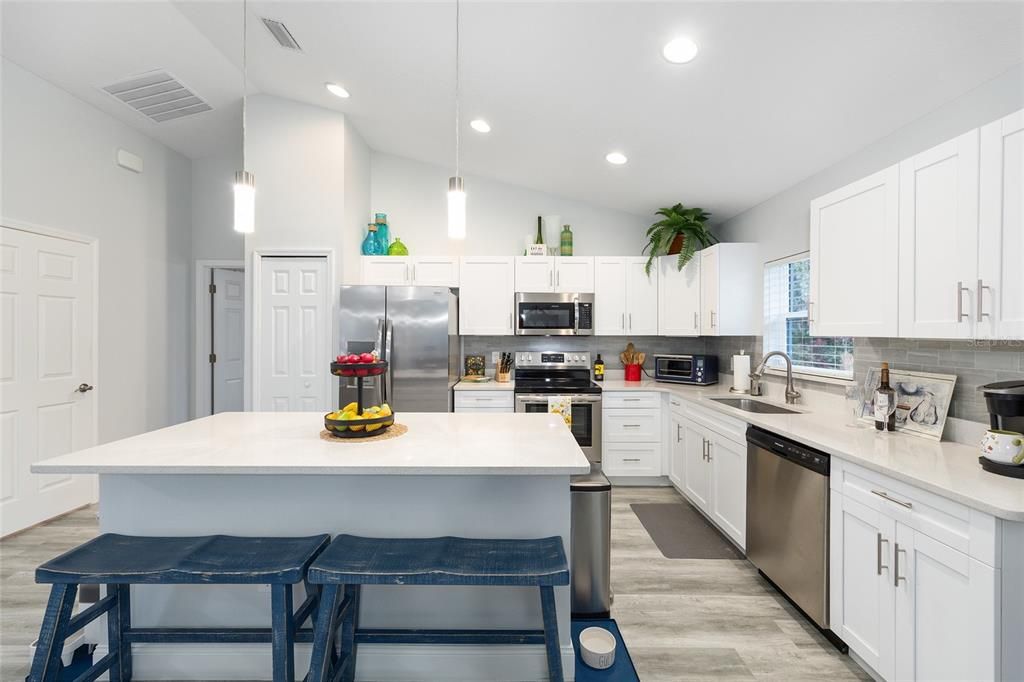 For Sale: $299,900 (4 beds, 2 baths, 1624 Square Feet)